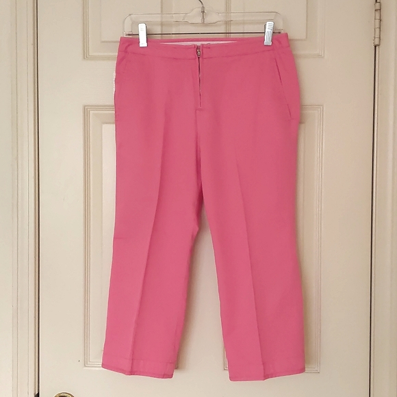 NWOT. BCBG MaxAzria 100% Cotton Cropped pant with real pockets. - Picture 6 of 7